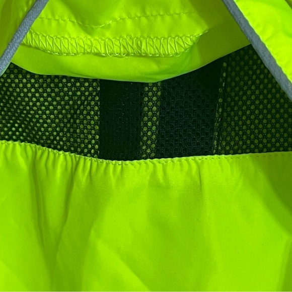 Women’s Brooks Lightweight Running Jacket Windbreaker Yellow Black Size Small - Picture 15 of 16